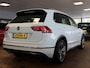 Volkswagen Tiguan 1.5 TSI ACT Highline Business R | LED Koplampen | Apple Carplay | Android Auto | Adaptieve Cruise Control | Virtual Cockpit | Parkeersensoren | 19'' Lichtmetalen Velgen | Privacy Glas | Climate Control |