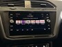 Volkswagen Tiguan 1.5 TSI ACT Highline Business R | LED Koplampen | Apple Carplay | Android Auto | Adaptieve Cruise Control | Virtual Cockpit | Parkeersensoren | 19'' Lichtmetalen Velgen | Privacy Glas | Climate Control |