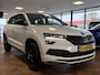 Skoda Karoq 1.5 TSI ACT Sportline Business | Navigatie | Stoelverwarming | Stuurwiel Verwarmd | Camera | Navigatie | Climate Control | Adaptieve Cruise Control | LED Koplampen | KEyless | Metallic | All Season Banden |