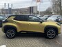 Toyota Yaris Cross 1.5 HYBRID EXECUTIVE 360°CAMERA STOEL/STUURVERW EL-ACHTERKLEP BLIND SPOT 18'' LM-VELGEN 4S-BANDEN PARK-SENSOREN NAVI APPLE/ANDROID BI-TONE