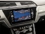 Volkswagen Touran 1.5 TSI Comfortline 7 Persoons 150Pk Automaat (APPLE CARPLAY, GROOT NAVI, CAMERA, TREKHAAK, ADAPTIVE CRUISE, SPORTSTOELEN, GETINT GLAS, PARKEERSENSOREN, NIEUWSTAAT)
