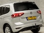 Volkswagen Touran 1.5 TSI Comfortline 7 Persoons 150Pk Automaat (APPLE CARPLAY, GROOT NAVI, CAMERA, TREKHAAK, ADAPTIVE CRUISE, SPORTSTOELEN, GETINT GLAS, PARKEERSENSOREN, NIEUWSTAAT)