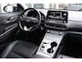 Hyundai Kona Electric 204pk EV Fashion Sky 64 kWh | SoH 96% | Warmtepomp | Leder | Camera | Head-up Display