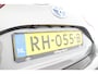 Toyota Yaris 1.5 Hybrid Executive | Trekhaak | Alcantara Bekleding | Navigatie | Keyless Start | Cruise Control | Climate Control |