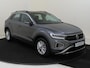 Volkswagen T-Roc 1.0 TSI Life | CarPlay | Adaptieve cruise control | Parkeerassistent | Elektrisch inklapbare buitenspiegels | Airco | Parkeersensoren | Bluetooth |