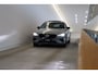 Volvo V60 T8 455PK AWD Ultra Performance Edition Dark | 19" 5-triplespaaks Glossy Black Diamond Cut | Head-up display | Achteruitrijcamera | Extra getint glas achter | Polestar Engineered Optimisation