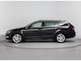 Skoda Octavia Combi 1.5 TSI Greentech Business Edition Plus Airco | Bluetooth | Trekhaak | Cruise Control | Elektrisch Glazen Panoramadak | Lederen Bekleding | Leder Sportstuur | Dakrails | Lichtmetalen Velgen | Navigatie | Parkeersensoren Voor en Achter | Stuurwiel Multifunctioneel | Stoelverwarming