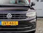 Volkswagen Tiguan 1.5 TSI Elegance | Stoelverwarming | Stuurverwarming | Navigatie | Keyless | Adaptieve Cruise Control | Parkeersensoren | Climate Control | FACELIFT | Metallic Lak | Elektrische Kofferklep | Lichtmetalen Velgen |