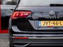 Volkswagen Tiguan 1.5 TSI Elegance | Stoelverwarming | Stuurverwarming | Navigatie | Keyless | Adaptieve Cruise Control | Parkeersensoren | Climate Control | FACELIFT | Metallic Lak | Elektrische Kofferklep | Lichtmetalen Velgen |
