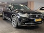 Volkswagen Tiguan 1.5 TSI Elegance | Stoelverwarming | Stuurverwarming | Navigatie | Keyless | Adaptieve Cruise Control | Parkeersensoren | Climate Control | FACELIFT | Metallic Lak | Elektrische Kofferklep | Lichtmetalen Velgen |