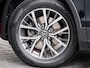 Volkswagen Tiguan 1.5 TSI Elegance | Stoelverwarming | Stuurverwarming | Navigatie | Keyless | Adaptieve Cruise Control | Parkeersensoren | Climate Control | FACELIFT | Metallic Lak | Elektrische Kofferklep | Lichtmetalen Velgen |