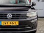 Volkswagen Tiguan 1.5 TSI Elegance | Stoelverwarming | Stuurverwarming | Navigatie | Keyless | Adaptieve Cruise Control | Parkeersensoren | Climate Control | FACELIFT | Metallic Lak | Elektrische Kofferklep | Lichtmetalen Velgen |