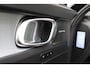 Volvo XC40 B4 Automaat Plus Dark | Semi elektrisch inklapbare trekhaak | 18" lichtmetalen velgen | Draadloze telefoonoplader | Verwarmbare voorstoelen | Driver Awareness | Adaptive Cruise control | Pilot Assist | Driver Assist | Verwarmbaar stuurwiel | Camera achter | Keyless Entry | Keyless Drive | Verwarmbare voorruit | Premium Sound by Harman Kardon | Elektrisch verstelbare voorstoelen | Noodreservewiel | Apple Carplay/Android Auto | Google Maps | Google Assistant | Blis | Elektrisch bedienbare achterklep