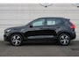 Volvo XC40 B4 Automaat Plus Dark | Semi elektrisch inklapbare trekhaak | 18" lichtmetalen velgen | Draadloze telefoonoplader | Verwarmbare voorstoelen | Driver Awareness | Adaptive Cruise control | Pilot Assist | Driver Assist | Verwarmbaar stuurwiel | Camera achter | Keyless Entry | Keyless Drive | Verwarmbare voorruit | Premium Sound by Harman Kardon | Elektrisch verstelbare voorstoelen | Noodreservewiel | Apple Carplay/Android Auto | Google Maps | Google Assistant | Blis | Elektrisch bedienbare achterklep