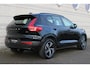 Volvo XC40 B4 Automaat Plus Dark | Semi elektrisch inklapbare trekhaak | 18" lichtmetalen velgen | Draadloze telefoonoplader | Verwarmbare voorstoelen | Driver Awareness | Adaptive Cruise control | Pilot Assist | Driver Assist | Verwarmbaar stuurwiel | Camera achter | Keyless Entry | Keyless Drive | Verwarmbare voorruit | Premium Sound by Harman Kardon | Elektrisch verstelbare voorstoelen | Noodreservewiel | Apple Carplay/Android Auto | Google Maps | Google Assistant | Blis | Elektrisch bedienbare achterklep