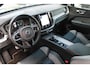 Volvo XC60 T6 Recharge AWD R-Design | Panoramadak | Trekhaak | H&K | Parkeercamera | Mem. Stoelen | Glossy Black