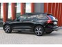 Volvo XC60 T6 Recharge AWD R-Design | Panoramadak | Trekhaak | H&K | Parkeercamera | Mem. Stoelen | Glossy Black