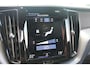 Volvo XC60 T6 Recharge AWD R-Design | Panoramadak | Trekhaak | H&K | Parkeercamera | Mem. Stoelen | Glossy Black