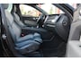 Volvo XC60 T6 Recharge AWD R-Design | Panoramadak | Trekhaak | H&K | Parkeercamera | Mem. Stoelen | Glossy Black