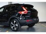 Volvo XC40 T4 Recharge R-Design | Adaptive Cruise Control | Semi-Electrische wegklapbare trekhaak | Harman Kardon Premium Audio | Panoramadak | Stoelverwarming | 360° Parkeercamera | Parkeersensoren voor + achter | Volvo on Call