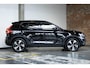 Volvo XC40 T4 Recharge R-Design | Adaptive Cruise Control | Semi-Electrische wegklapbare trekhaak | Harman Kardon Premium Audio | Panoramadak | Stoelverwarming | 360° Parkeercamera | Parkeersensoren voor + achter | Volvo on Call