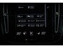 Volvo XC40 T4 Recharge R-Design | Adaptive Cruise Control | Semi-Electrische wegklapbare trekhaak | Harman Kardon Premium Audio | Panoramadak | Stoelverwarming | 360° Parkeercamera | Parkeersensoren voor + achter | Volvo on Call