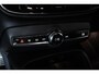 Volvo XC40 T4 Recharge R-Design | Adaptive Cruise Control | Semi-Electrische wegklapbare trekhaak | Harman Kardon Premium Audio | Panoramadak | Stoelverwarming | 360° Parkeercamera | Parkeersensoren voor + achter | Volvo on Call