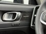 Volvo XC40 1.5 T4 Recharge R-Design | Panoramadak met schuif-/kantelfunctie | Semi elektrische trekhaak | Verwarmbare voorstoelen en stuurwiel | Verwarmbare voorruit | Apple carplay/Android auto | Voorverwarming | Keyless