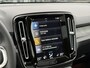 Volvo XC40 1.5 T4 Recharge R-Design | Panoramadak met schuif-/kantelfunctie | Semi elektrische trekhaak | Verwarmbare voorstoelen en stuurwiel | Verwarmbare voorruit | Apple carplay/Android auto | Voorverwarming | Keyless