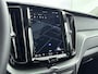 Volvo XC60 T6 Plug-in hybrid Ultimate Dark | SILVER DAWN | Trekhaak | PDC V+A 360 camera | Stoel + Stuurverw | Elektrische achterklep | | Achterbank verwarmd | Apple Carplay/Android Auto|telefoonintegratie premium |
