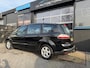 Ford S-Max 2.0-16V Airco leder navi Trekhaak Cruise Zeer mooie Auto!!!
