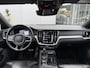 Volvo V60 T6 Recharge AWD AUT8 340PK R-Design | Panoramadak | Geventileerde voorstoelen met massagefunctie | Stoel- & Stuurwielverwarming | Harman Kardon audio | 19" Lichtmetalen velgen | Getint glas | Head-up Display | 360 graden camera