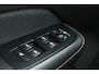 Volvo V60 2.0 T6 Recharge AWD R-Design | S/K-dak | HUD | Harman/Kardon | Elek. Trekhaak | Memory | Stoel-stuur verw. | Bliss | Nav+App.Connect | Elek. Klep V