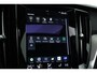 Volvo V60 2.0 T6 Recharge AWD R-Design | S/K-dak | HUD | Harman/Kardon | Elek. Trekhaak | Memory | Stoel-stuur verw. | Bliss | Nav+App.Connect | Elek. Klep V
