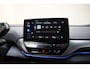 Volkswagen ID.4 Pro 77 kWh 3 fase [ Matrix LED Stoel-en stuurverwarming Trekhaak 360°-camera ]