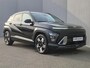 Hyundai Kona 1.6 GDI HEV Comfort Smart Automaat / Fabrieksgarantie tot 2-2030 / Stuur- & Stoel verwarming / Achteruitrijcamera / Apple Carplay Android Auto / Keyless Entry/Start / Adaptief cruise control / Draadloze telefoon lader / Climate control /