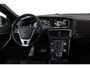 Volvo V40 1.5 T3 Polar+ R-design, Panoramdak, Trekhaak, LED, Lederen bekleding, Camera, H&K