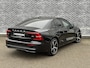 Volvo S60 2.0 B4 Plus Dark | Sportstoelen | 19 inch Lichtmetalen Velgen | Stoelverwarming | Apple Carplay | Android Auto | Achteruitrijcamera | BLIS | Keyless Entry