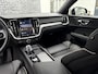 Volvo S60 2.0 B4 Plus Dark | Sportstoelen | 19 inch Lichtmetalen Velgen | Stoelverwarming | Apple Carplay | Android Auto | Achteruitrijcamera | BLIS | Keyless Entry