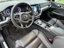 Volvo S60 2.0 B4 Plus Dark | Sportstoelen | 19 inch Lichtmetalen Velgen | Stoelverwarming | Apple Carplay | Android Auto | Achteruitrijcamera | BLIS | Keyless Entry