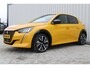 Peugeot e-208 EV GT 350 50 kWh | Incl. 12 maanden garantie | SOH 89% | Apple CarPlay | Key less entry | GT-Line | Cruise control | Climate control | Zwarte hemel | Parkeersensoren | Getint glas |