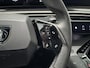 Peugeot 3008 1.2 Hybrid 136 Allure | Automaat | Climate Control | Stuurwiel Verwarmd | Full Map Navigatie | Apple Carplay / Android Auto | 360 Camera | Parkeersensoren | Bekleding Half Leder
