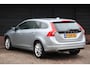 Volvo V60 2.0 D3 Momentum Leer/Navigatie/Adaptive/Blis/Parkeersensor/Trekhaak afneembaar