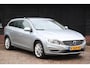 Volvo V60 2.0 D3 Momentum Leer/Navigatie/Adaptive/Blis/Parkeersensor/Trekhaak afneembaar