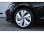 Volkswagen Golf 1.5 eHybrid 204pk Life Edition | SoH 100% | Panoramadak | Trekhaak Elektrisch Uitklapbaar | Adaptieve Cruise Control