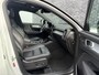 Volvo XC40 2.0 T5 AWD Intro Edition | Navigatie | Apple Carplay | Android Auto | Panoramadak | Adaptive Cruise Control | Lederen bekleding | Rondomzicht camera