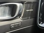 Volvo XC40 2.0 T5 AWD Intro Edition | Navigatie | Apple Carplay | Android Auto | Panoramadak | Adaptive Cruise Control | Lederen bekleding | Rondomzicht camera
