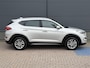 Hyundai Tucson 1.6 GDi Premium / NL Auto / Navigatie / Afn. Trekhaak / All Season Banden / Stuur- & Stoelverwarming + Stoelventilatie /