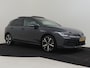 Volkswagen Golf 1.5 eHybrid Life Edition 204PK | Panorama dak | Navigatie via App connect | Camera achter | Park assist | Led koplampen | 18"LMV