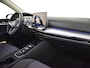 Volkswagen Golf 1.5 eHybrid Life Edition 204PK | Panorama dak | Navigatie via App connect | Camera achter | Park assist | Led koplampen | 18"LMV